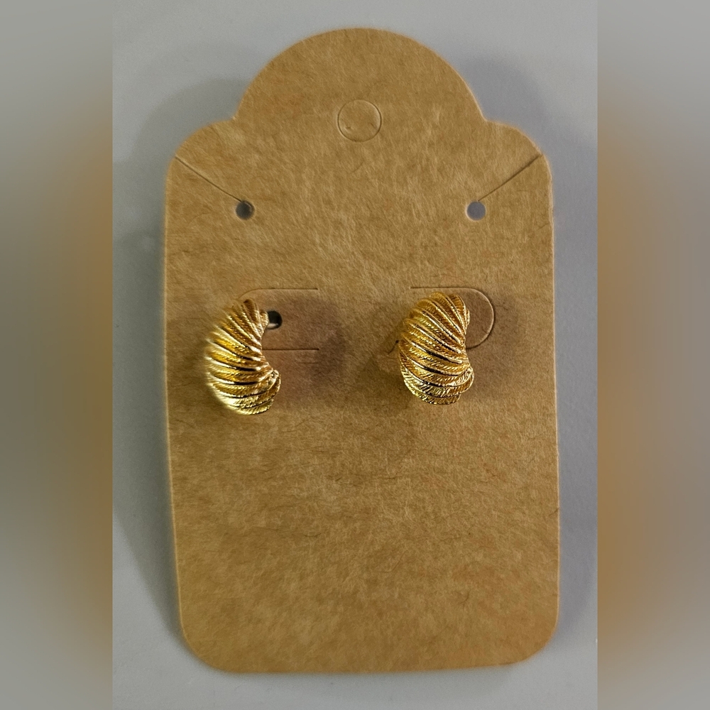 Elegant Gold-Toned Women's Earrings